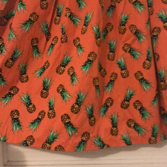 Pleated Pineapple Skirt - Picture 2 of 3